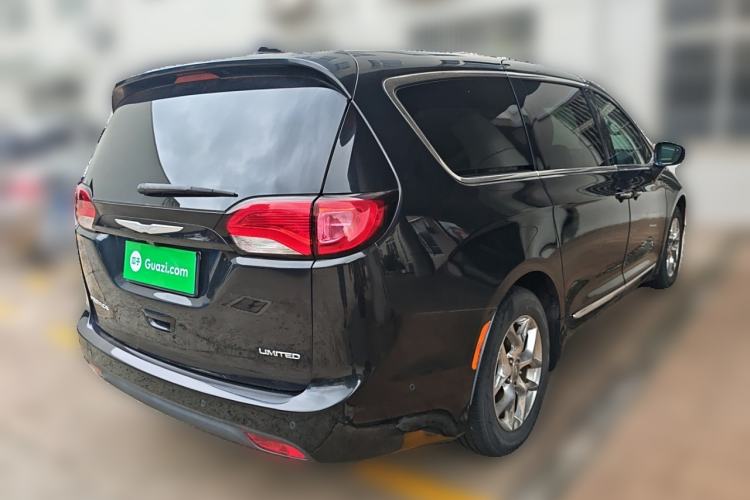 Used Chrysler Grand Voyager 2017 3.6L Premium Edition Rear Right 45 Deg