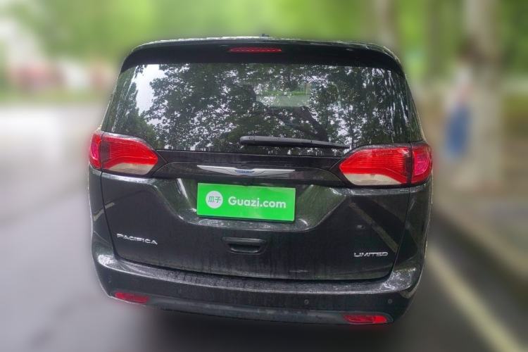 Used Chrysler Grand Voyager 2017 3.6L Premium Edition Rear