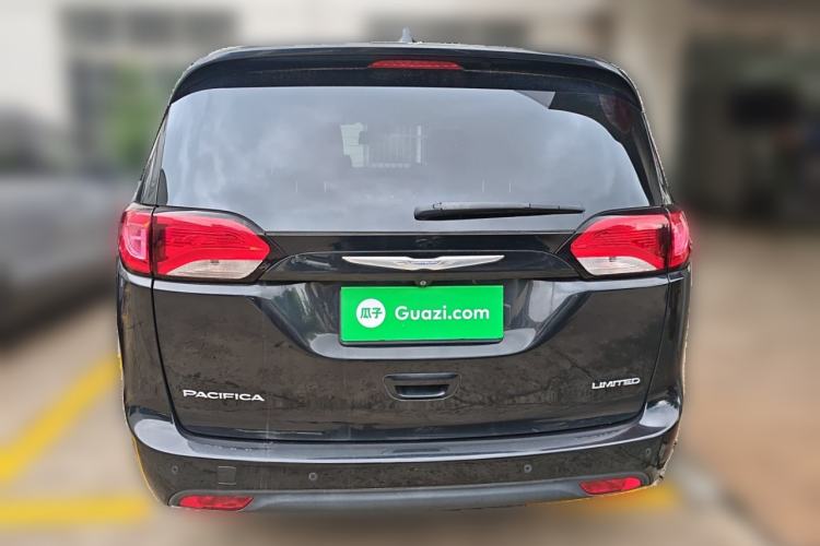 Used Chrysler Grand Voyager 2017 3.6L Premium Edition Rear
