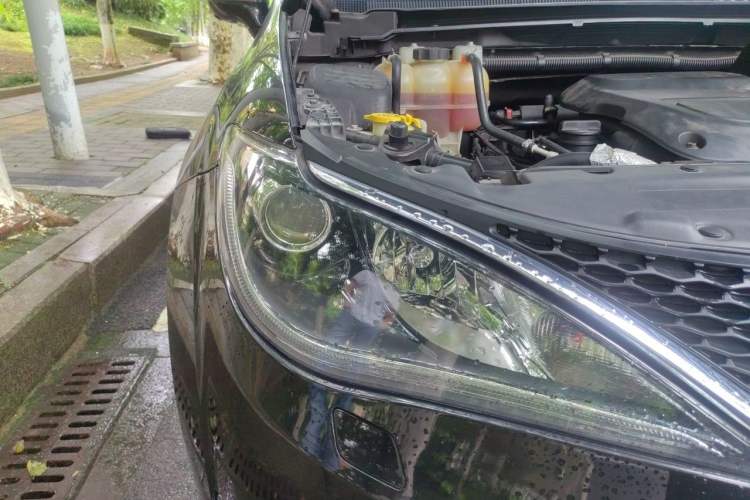 Used Chrysler Grand Voyager 2017 3.6L Premium Edition Right Front Headlight