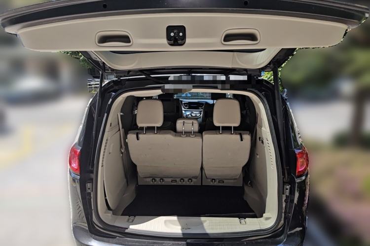 Used Chrysler Grand Voyager 2017 3.6L Premium Edition Trunk