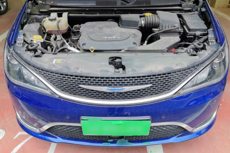 Used Chrysler Grand Voyager 2017 3.6L Premium Edition Engine Bay