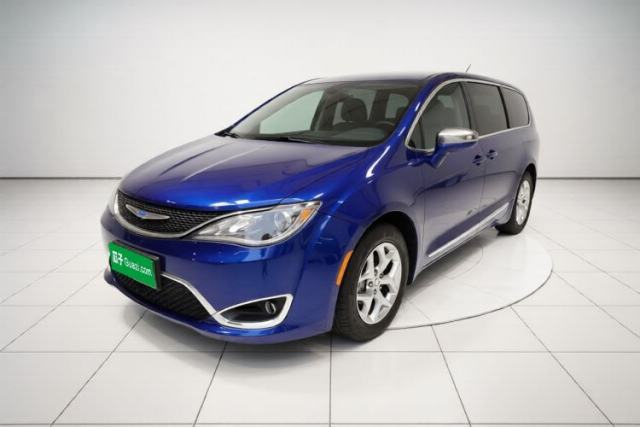Used Chrysler Grand Voyager 2017 3.6L Premium Edition