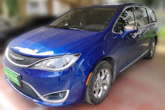 Used Chrysler Grand Voyager 2017 3.6L Premium Edition