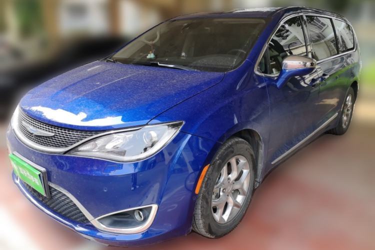 Used Chrysler Grand Voyager 2017 3.6L Premium Edition Guazi used car, China used car export, Used car for sale, Used cars, Cheapest cars for sale