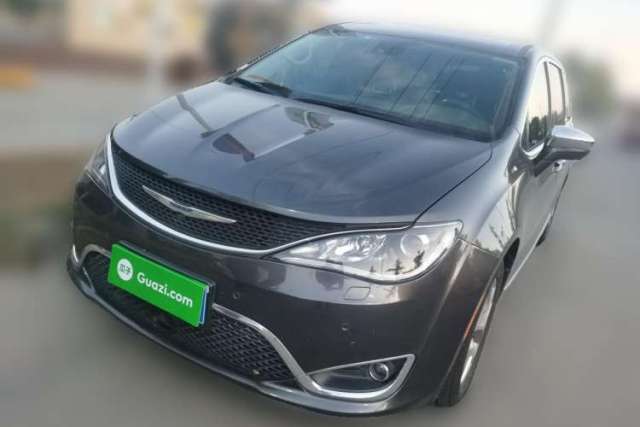 Used Chrysler Grand Voyager 2017 3.6L Premium Edition