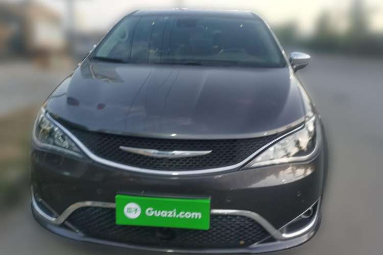 Used Chrysler Grand Voyager 2017 3.6L Premium Edition Front