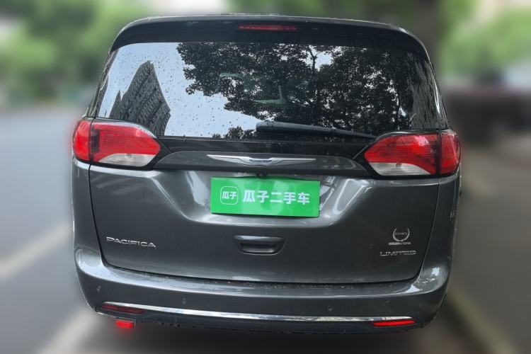 Used Chrysler Grand Voyager 2017 3.6L Premium Edition Rear