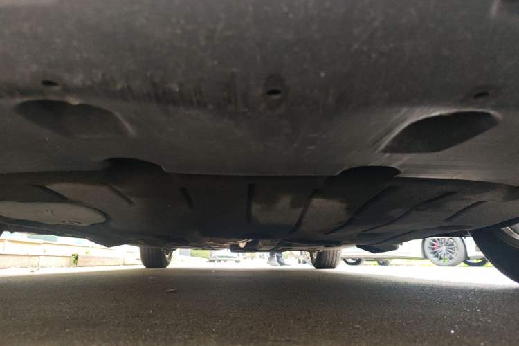 Used Chrysler Grand Voyager 2017 3.6L Premium Edition Chassis Front