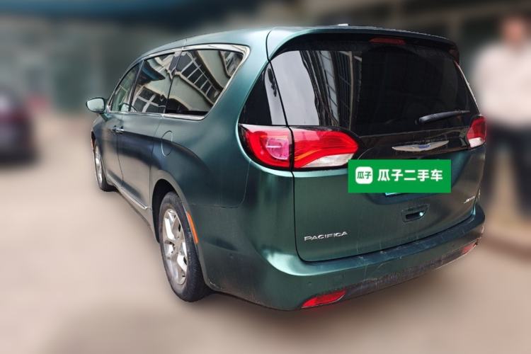 Used Chrysler Grand Voyager 2017 3.6L Premium Edition Rear Left 45 Deg