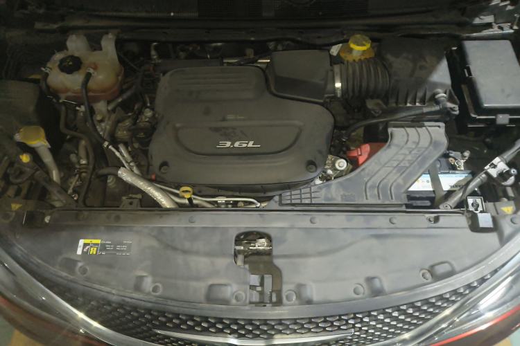 Used Chrysler Grand Voyager 2017 3.6L Premium Edition Engine Bay