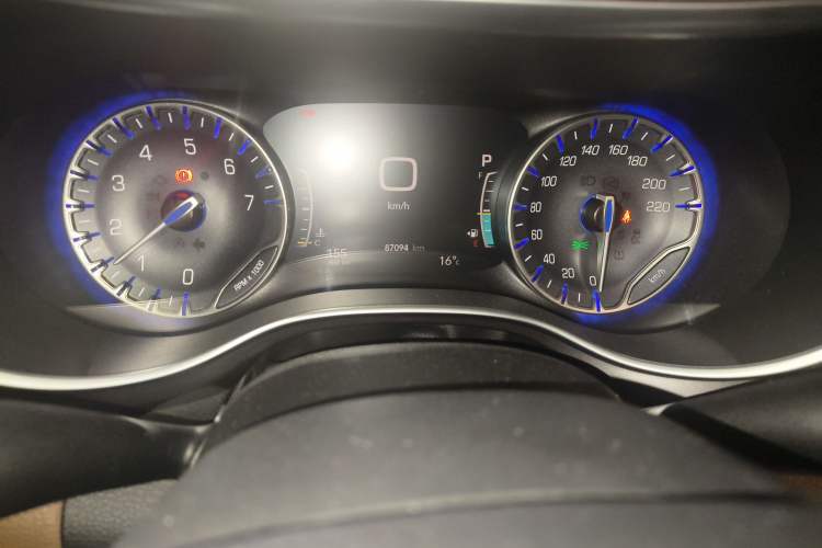 Used Chrysler Grand Voyager 2017 3.6L Premium Edition Odometer Close Up