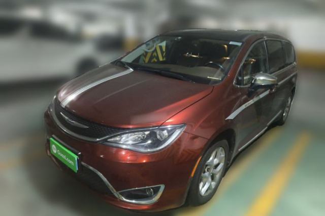 Used Chrysler Grand Voyager 2017 3.6L Premium Edition