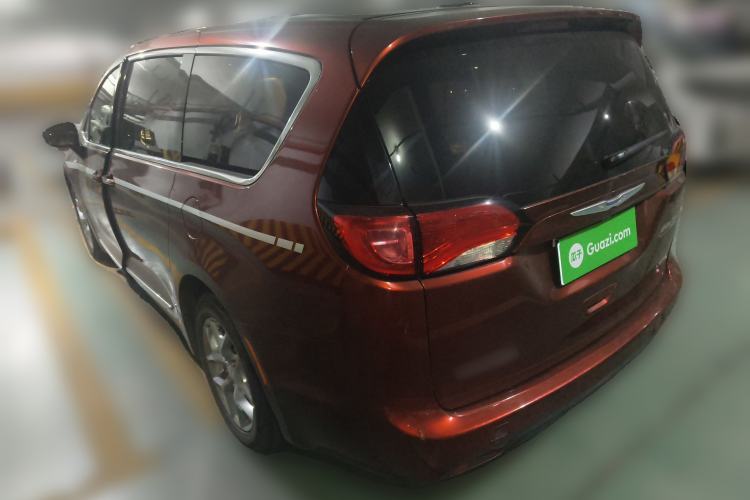 Used Chrysler Grand Voyager 2017 3.6L Premium Edition Rear Left 45 Deg