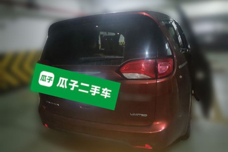 Used Chrysler Grand Voyager 2017 3.6L Premium Edition Rear