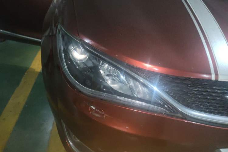Used Chrysler Grand Voyager 2017 3.6L Premium Edition Right Front Headlight