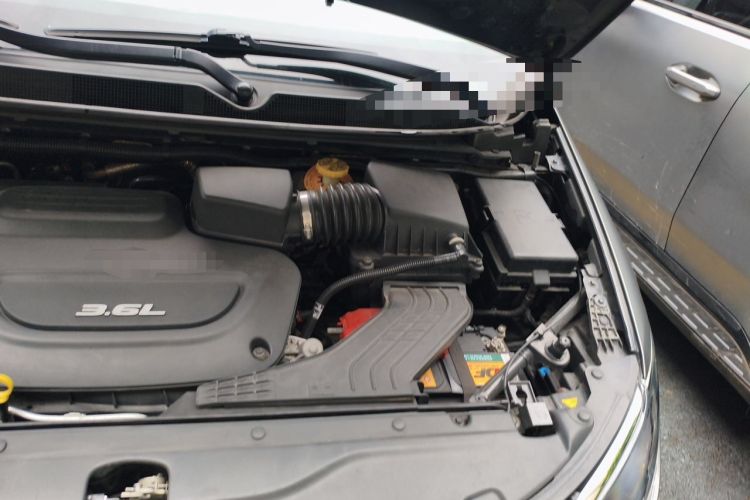 Used Chrysler Grand Voyager 2017 3.6L Premium Edition Engine Bay Left