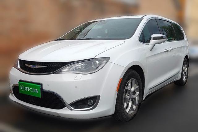 Used Chrysler Grand Voyager 2017 3.6L Premium Edition