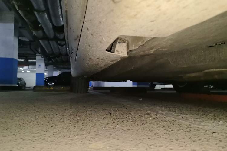 Used Chrysler Grand Voyager 2017 3.6L Premium Edition Chassis Front Right
