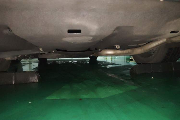 Used Chrysler Grand Voyager 2017 3.6L Premium Edition Chassis Rear