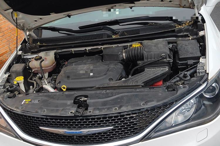 Used Chrysler Grand Voyager 2017 3.6L Premium Edition Engine Bay