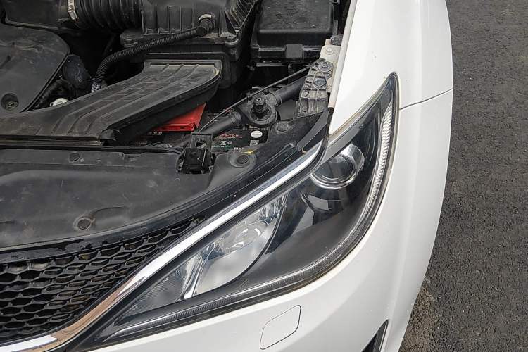 Used Chrysler Grand Voyager 2017 3.6L Premium Edition Engine Bay Left