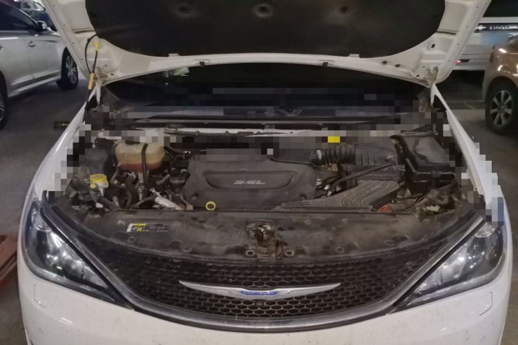 Used Chrysler Grand Voyager 2017 3.6L Premium Edition Engine Bay