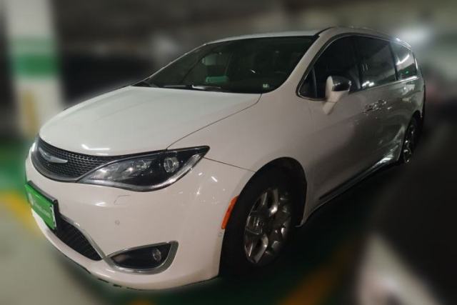 Used Chrysler Grand Voyager 2017 3.6L Premium Edition