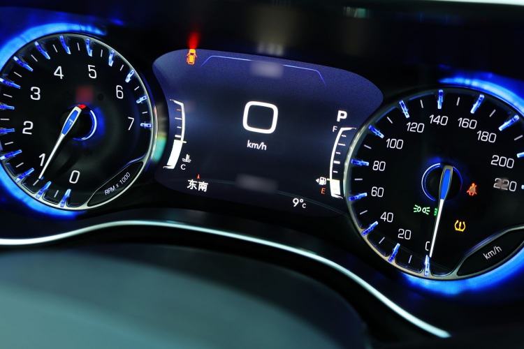 Used Chrysler Grand Voyager 2017 3.6L Premium Edition Instrument Cluster