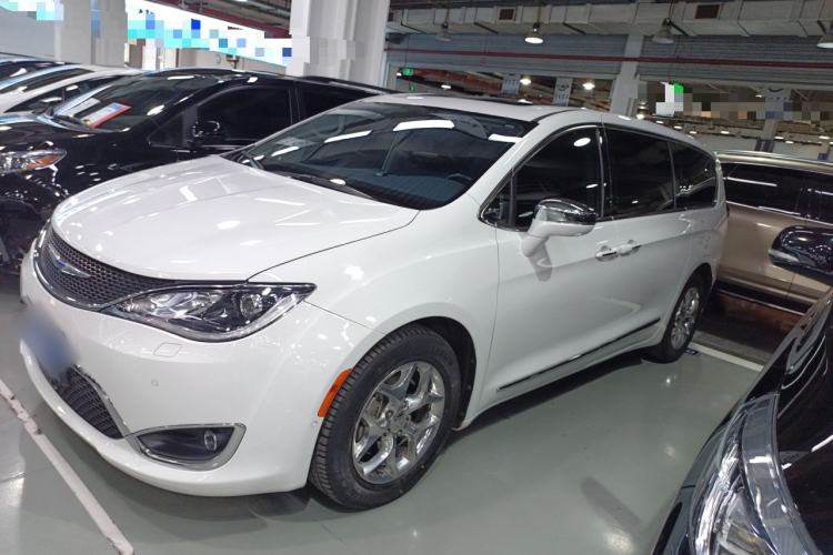 Used Chrysler Grand Voyager 2017 3.6L Premium Edition Left Side