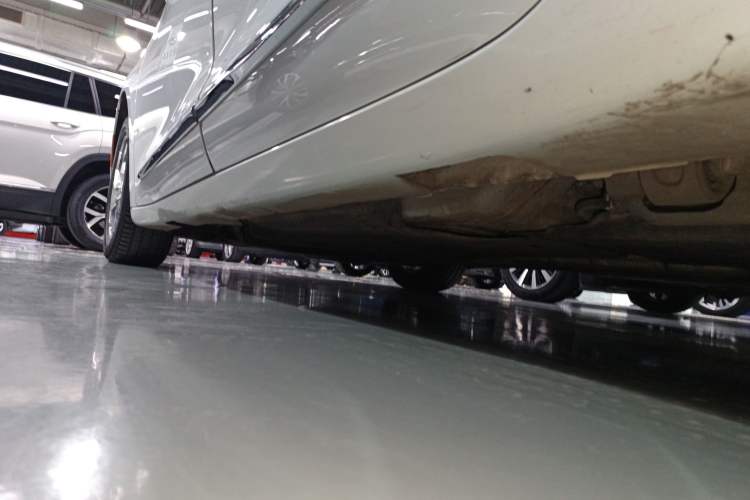 Used Chrysler Grand Voyager 2017 3.6L Premium Edition Left Side Sill