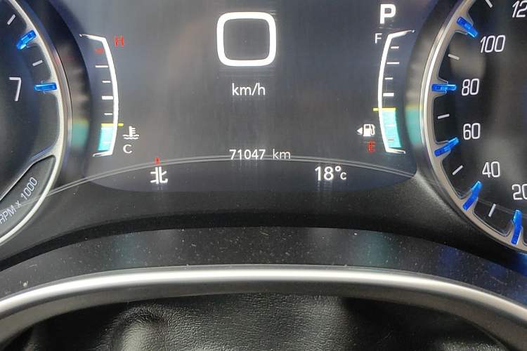 Used Chrysler Grand Voyager 2017 3.6L Premium Edition Odometer Close Up
