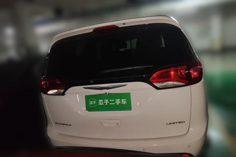 Used Chrysler Grand Voyager 2017 3.6L Premium Edition Rear