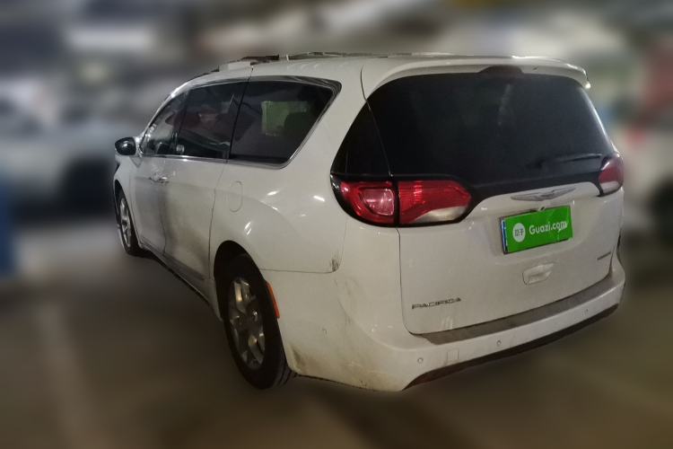 Used Chrysler Grand Voyager 2017 3.6L Premium Edition Rear Left 45 Deg