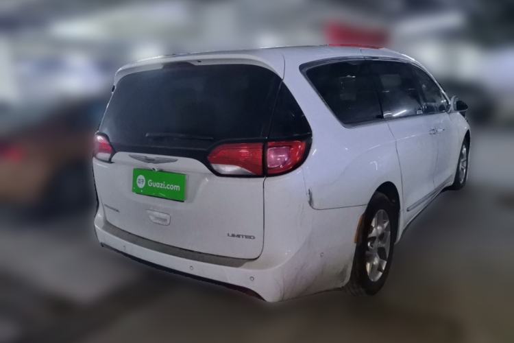 Used Chrysler Grand Voyager 2017 3.6L Premium Edition Rear Right 45 Deg