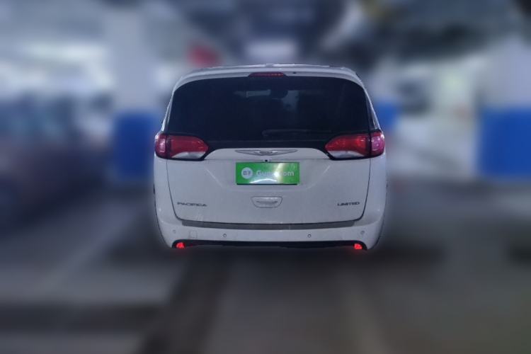 Used Chrysler Grand Voyager 2017 3.6L Premium Edition Rear