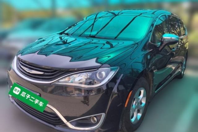 Używany Chrysler Grand Voyager PHEV 2018 3.6L Plug-in Hybrid