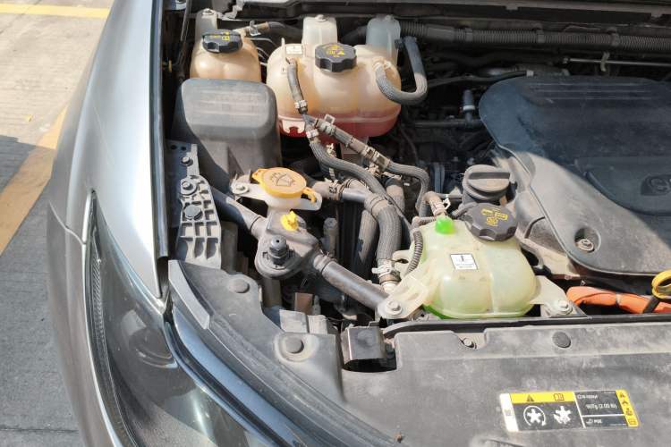 Used Chrysler Grand Voyager PHEV 2018 3.6L Plug-in Hybrid Engine Bay Right