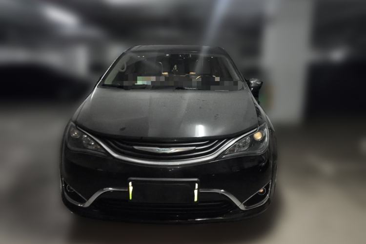 Used Chrysler Grand Voyager PHEV 2018 3.6L Plug-in Hybrid Front
