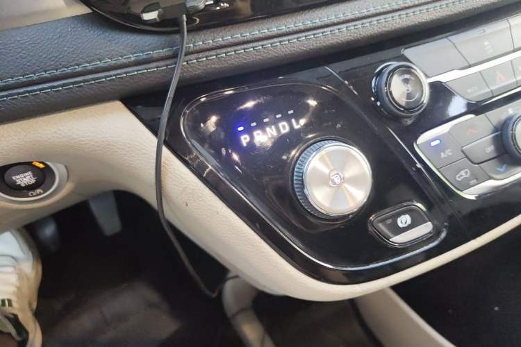 Used Chrysler Grand Voyager PHEV 2018 3.6L Plug-in Hybrid Gear Lever