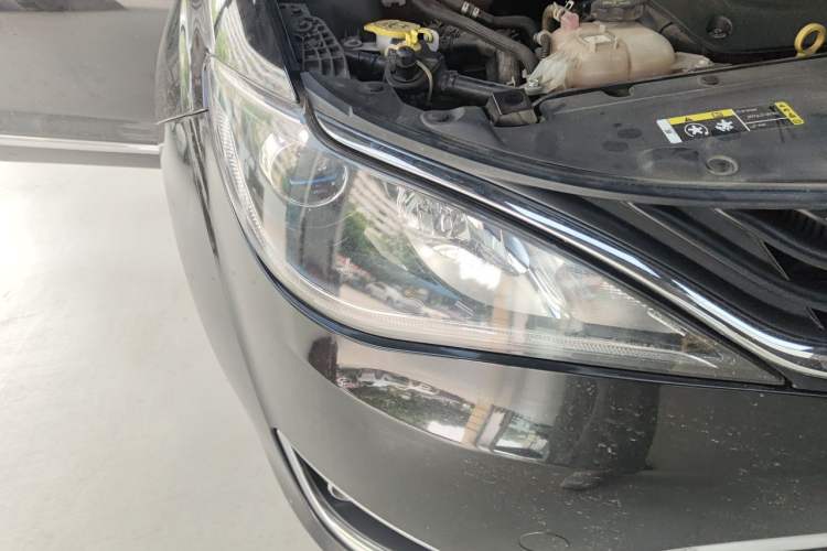 Used Chrysler Grand Voyager PHEV 2018 3.6L Plug-in Hybrid Right Front Headlight