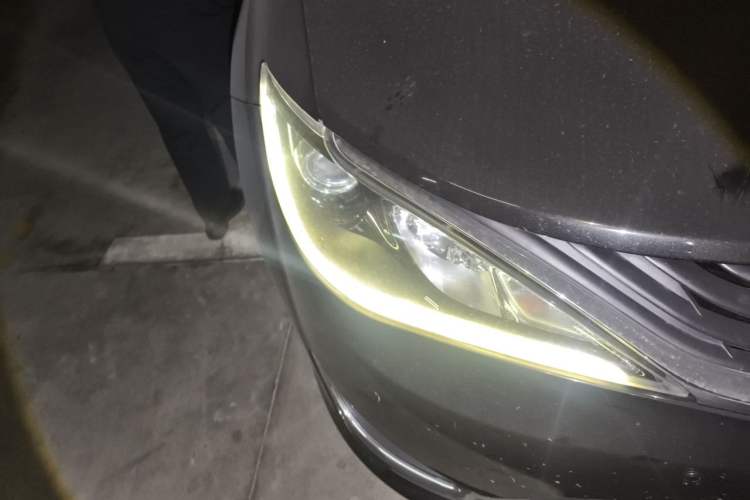 Used Chrysler Grand Voyager PHEV 2018 3.6L Plug-in Hybrid Right Front Headlight