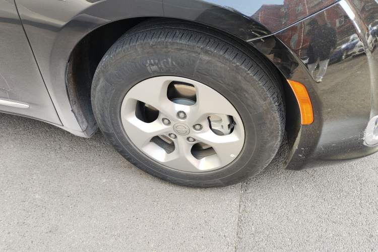 Used Chrysler Grand Voyager PHEV 2018 3.6L Plug-in Hybrid Right Front Wheel Hub