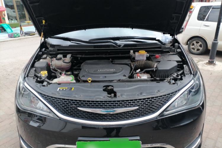 Used Chrysler Grand Voyager PHEV 2019 3.6L Plug-in Hybrid Engine Bay