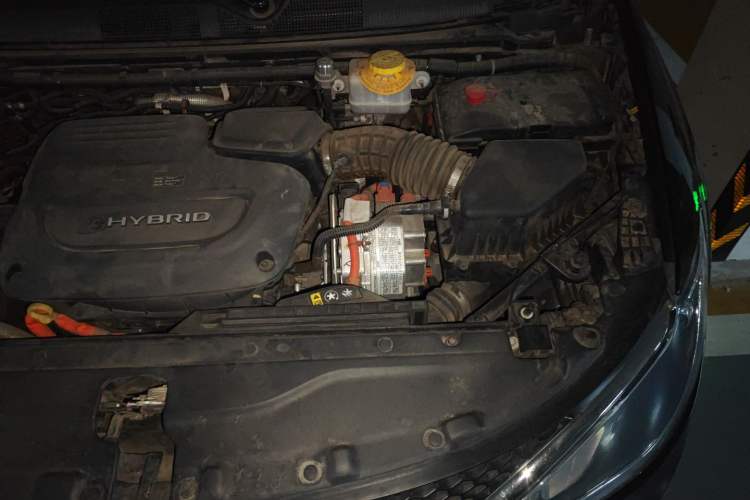 Used Chrysler Grand Voyager PHEV 2019 3.6L Plug-in Hybrid Engine Bay Left