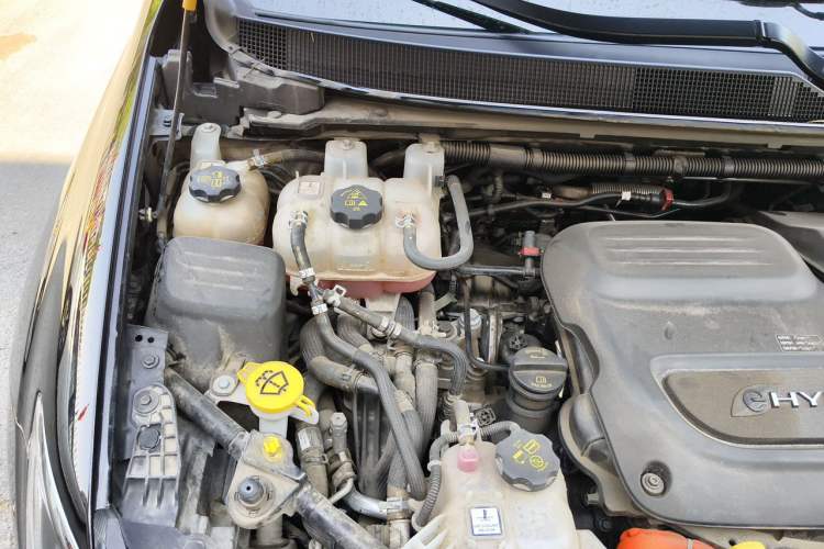 Used Chrysler Grand Voyager PHEV 2019 3.6L Plug-in Hybrid Engine Bay Right