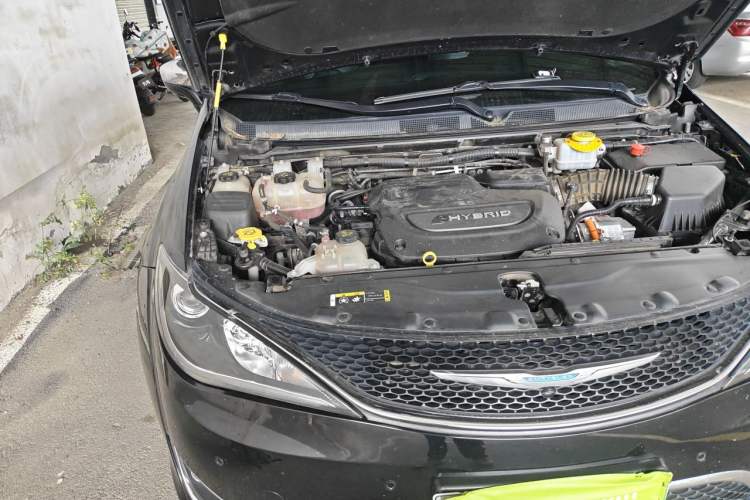 Used Chrysler Grand Voyager PHEV 2019 3.6L Plug-in Hybrid Engine Bay Right