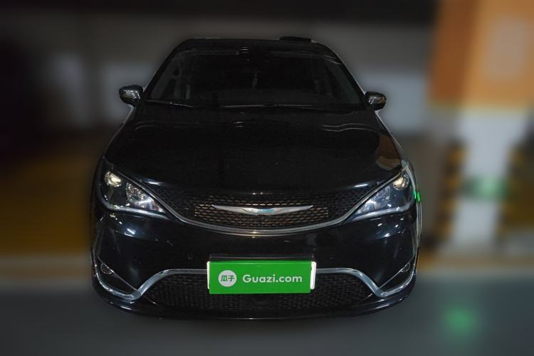 Used Chrysler Grand Voyager PHEV 2019 3.6L Plug-in Hybrid Front