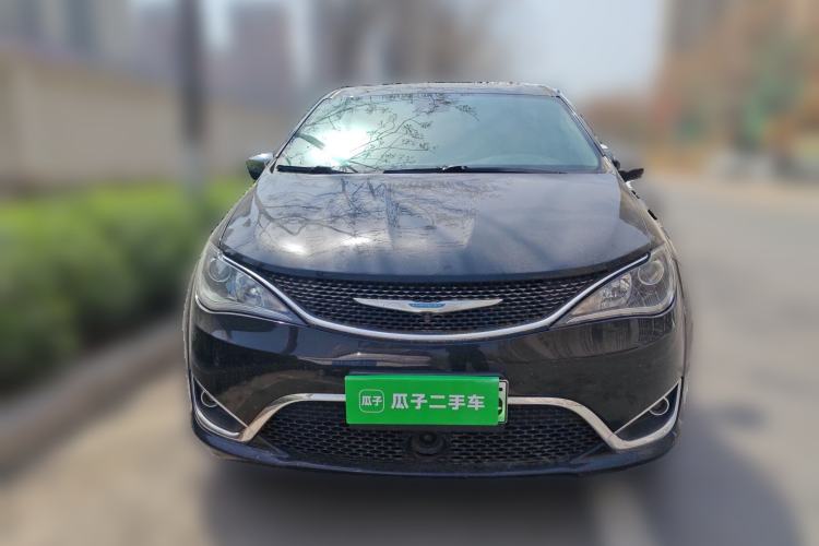 Used Chrysler Grand Voyager PHEV 2019 3.6L Plug-in Hybrid Front
