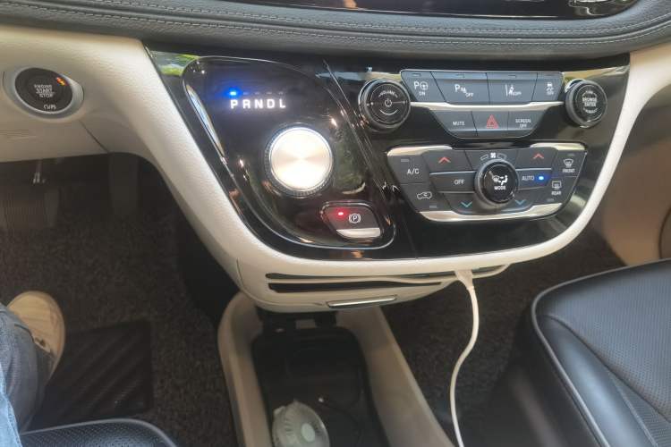 Used Chrysler Grand Voyager PHEV 2019 3.6L Plug-in Hybrid Gear Lever